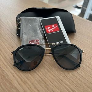 Ray-Ban RB 4253 Sunglasses